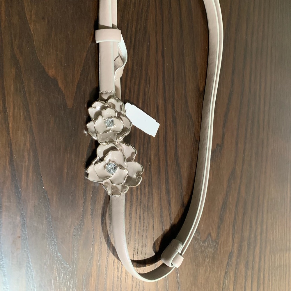 NWT NY&Co belt with flowers, color Beige
